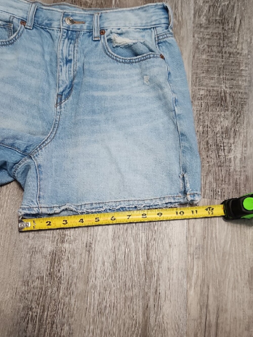 American Eagle Outfitters Light Wash Distressed High-Rise Denim Shorts - Picture 9 of 9